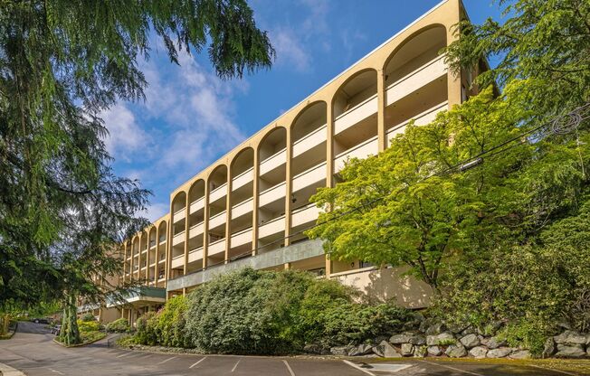 1bd/1ba Mercer Island Condo