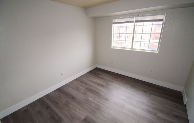 3 beds, 2 baths, $1,300