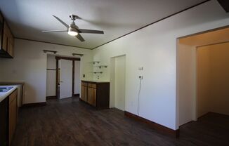 2 beds, 1 bath, $1,395