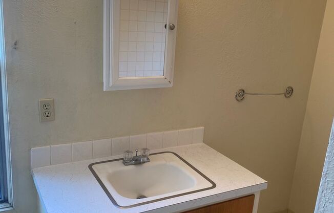 1 bed, 1 bath, 355 sqft, $1,095, Unit 442