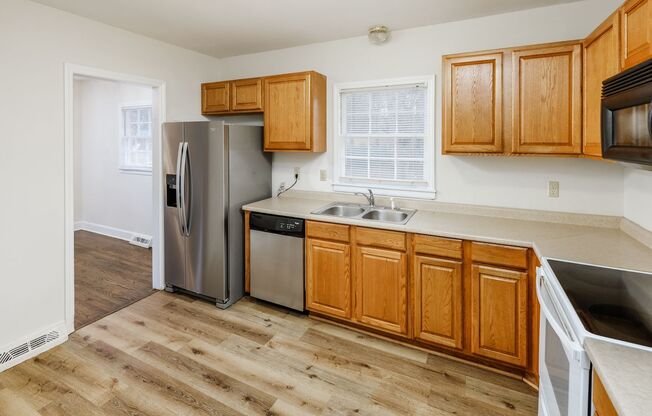 4 beds, 2.5 baths, $2,450