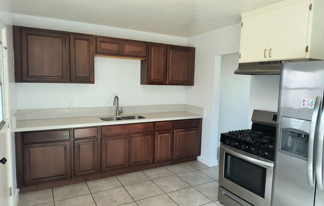 Fully Remodeled 3 bed 1 Bath Duplex Available for Rent in Chula Vista