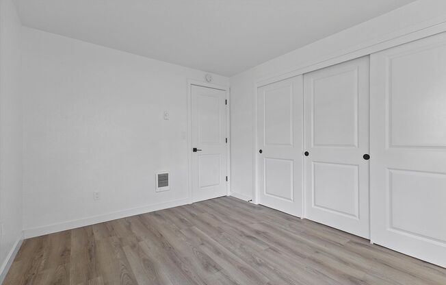 2 beds, 1 bath, 803 sqft, $1,575, Unit CMV 12215 - 101