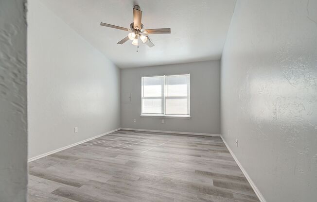 3 beds, 2 baths, $1,025, Unit 2