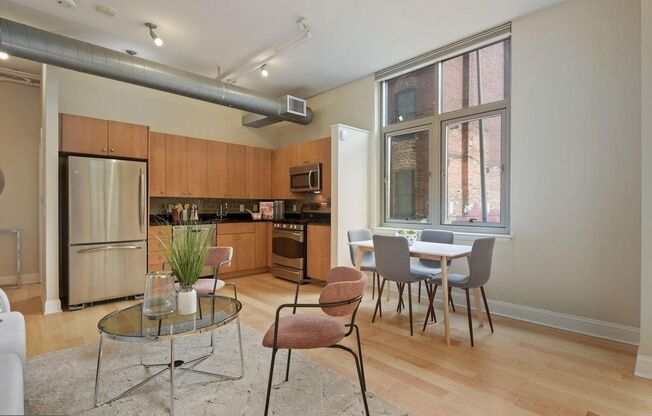 2 beds, 2 baths, $3,300, Unit # 105