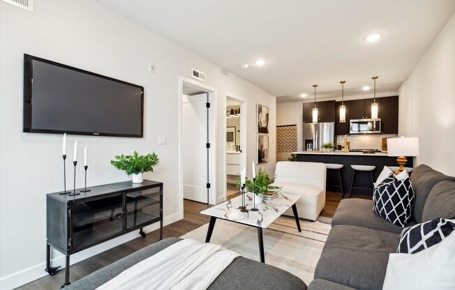 Studio, 1 bath, 500 sqft, $1,475, Unit 606