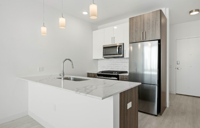 811 S MICHIGAN AVE