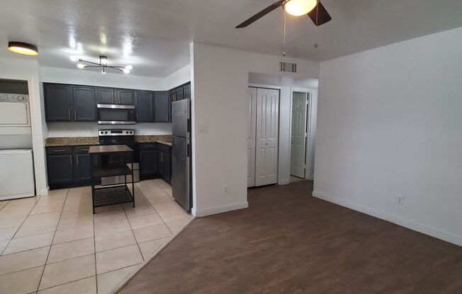 2 beds, 1 bath, 850 sqft, $1,395, Unit 114