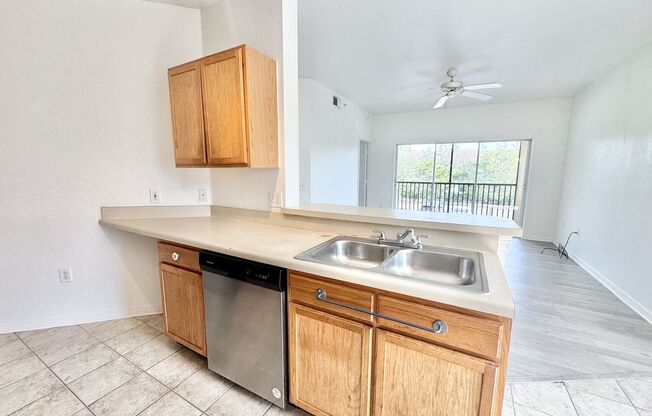 2 beds, 2 baths, $1,995, Unit #1127