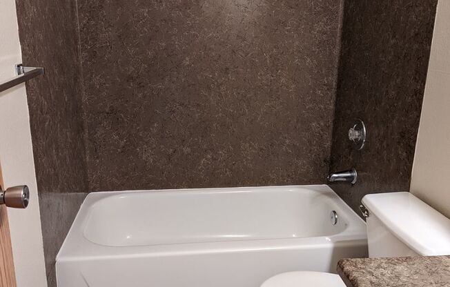 2 beds, 1 bath, 830 sqft, $2,000, Unit F301