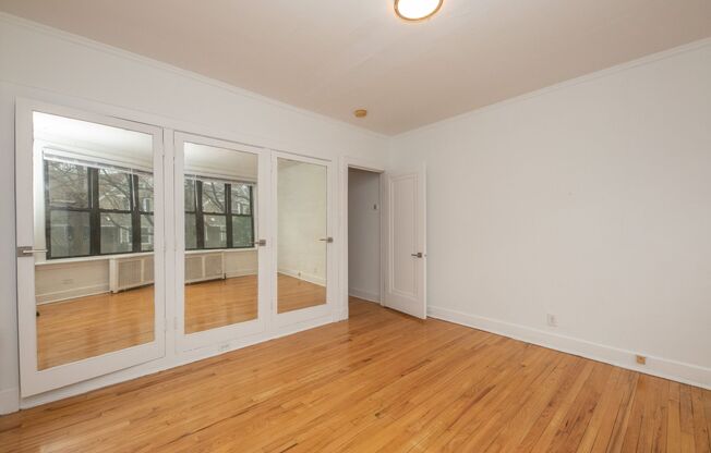 Updated Apartments Located at 800 Michigan