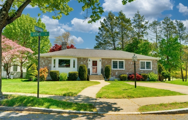 24 GREAT MDW RD