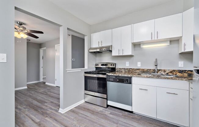 1 bed, 1 bath, 760 sqft, $950, Unit 448-202 - R