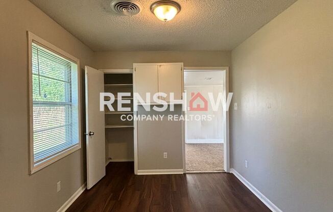 3 beds, 1 bath, $995