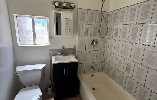 1614 E Broadway, Long Beach, California 90802