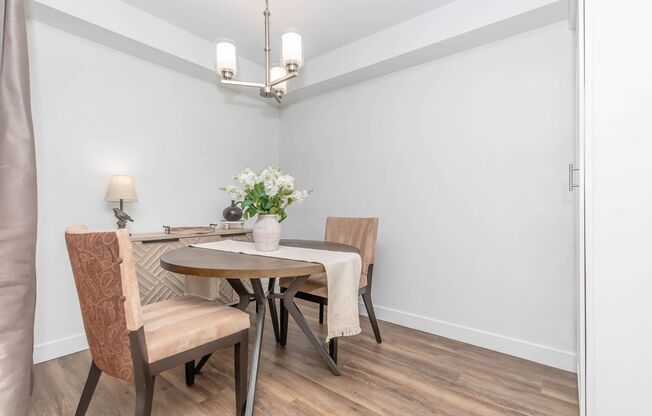 1 bed, 1 bath, 700 sqft, $1,229, Unit 278