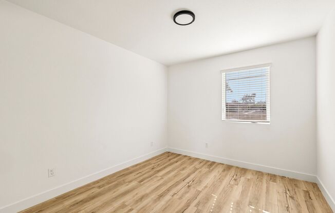 2 beds, 1 bath, 700 sqft, $2,895, Unit 37