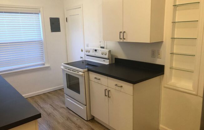 1 bed, 1 bath, 580 sqft, $1,449, Unit A