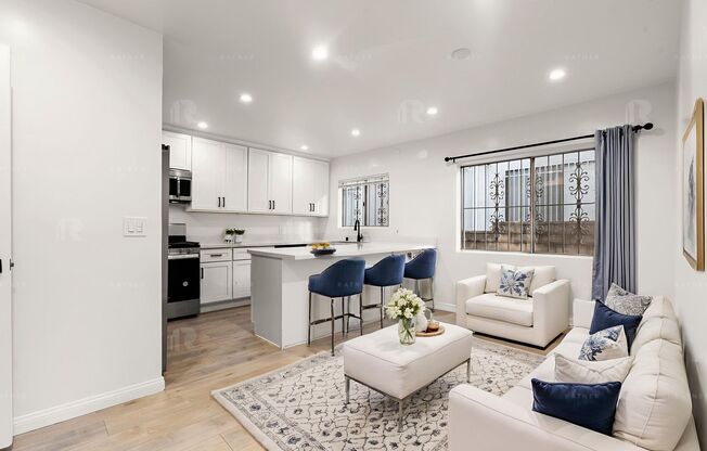 (Ellie:B) 148 S. Oakhurst Drive