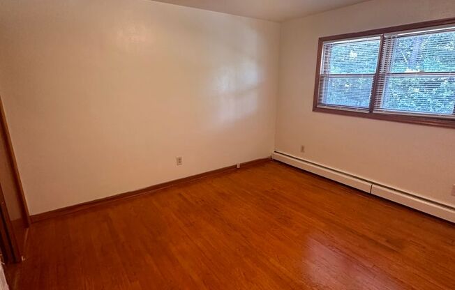 2 beds, 1.5 baths, 900 sqft, $1,440, Unit F-11