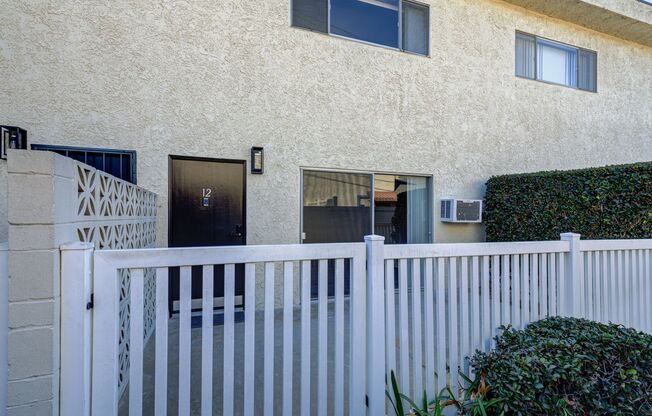 2 beds, 1.5 baths, $3,025, Unit Unit 12