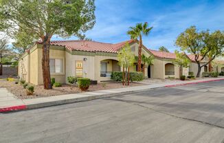 Well-maintained single-story condo