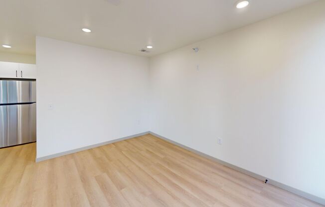 Studio, 1 bath, 535 sqft, $1,240, Unit 6410-105