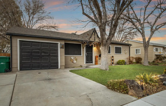 3 bed 2 bath home on quiet street in Sparks