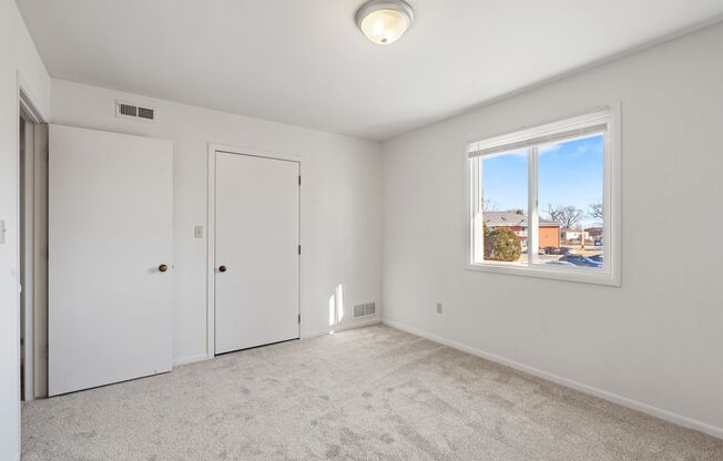 2 beds, 1 bath, 960 sqft, $1,350, Unit 199-8