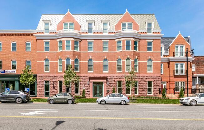 1 bed, 1 bath, 718 sqft, $3,150, Unit 304