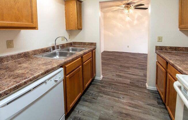 1 bed, 1 bath, 725 sqft, $749