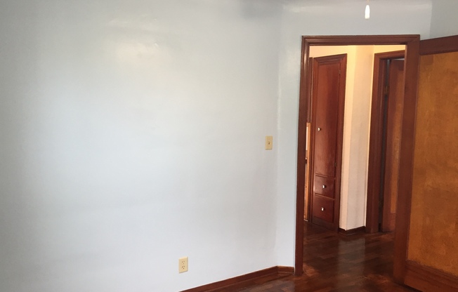 2 beds, 1 bath, $1,395