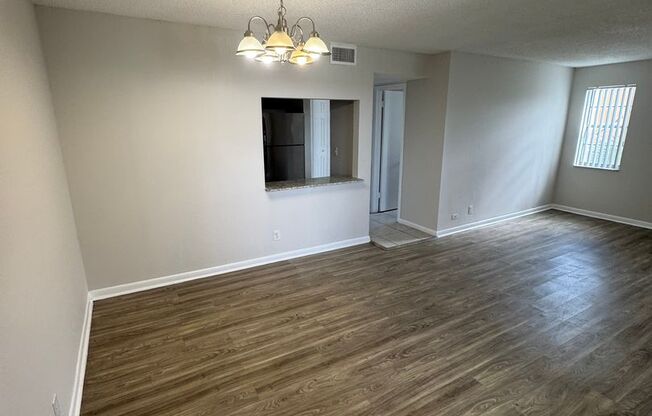 2 beds, 1 bath, 900 sqft, $1,900, Unit 537 - 217