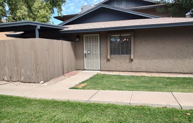 2 Bedroom 1 Bath Condo in Desirable Chandler Area!