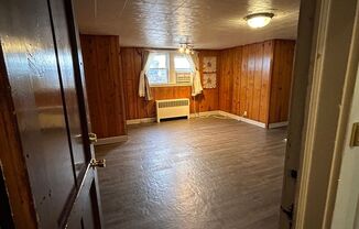 1 bed, 1 bath, $895, Unit A