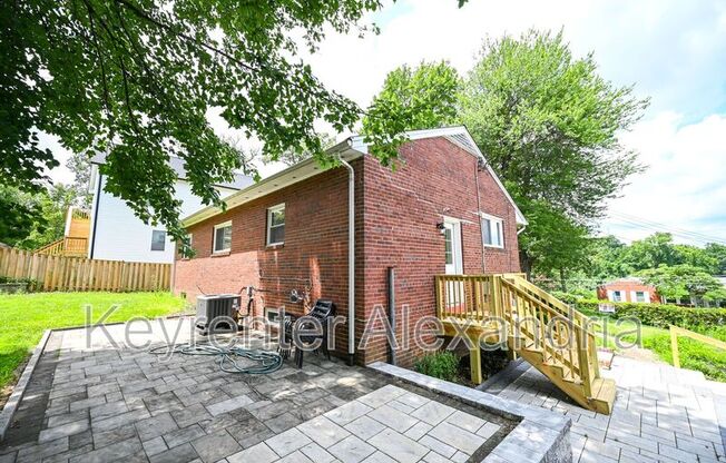 2826 JAMES DR