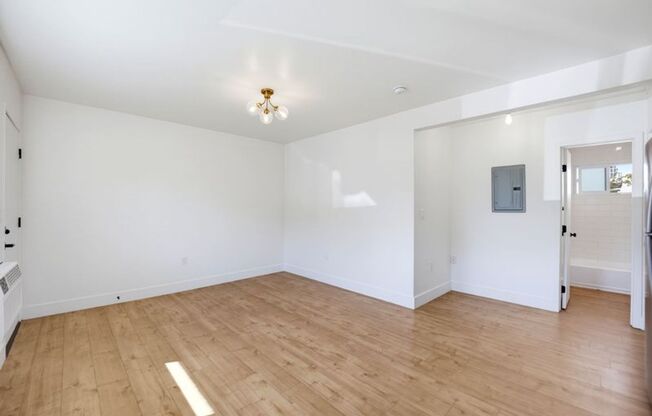 Studio, 1 bath, 400 sqft, $1,550, Unit 1725 #2