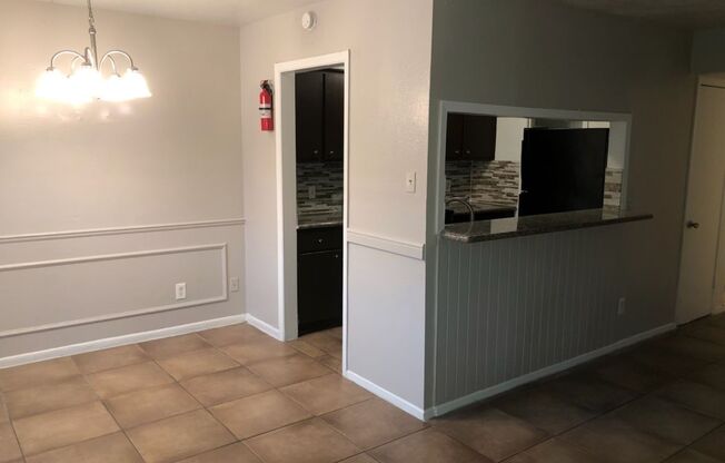 1 bed, 1 bath, 705 sqft, $900, Unit 25