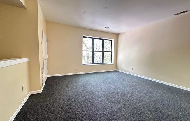 2000 MAPES AVE