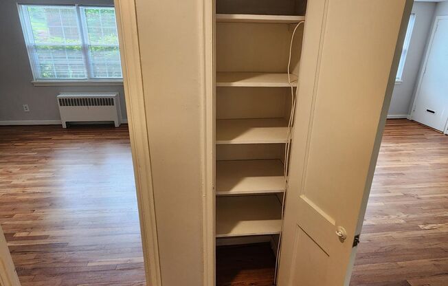 2 beds, 1 bath, 897 sqft, $2,335, Unit E-03