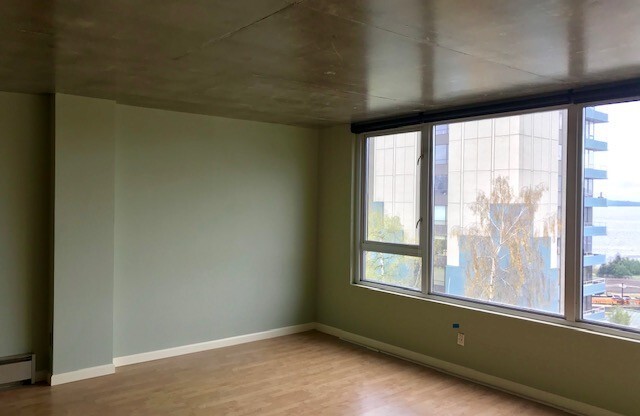 1 bed, 1 bath, $2,400, Unit #503