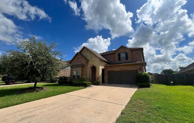 Waterfront Home with 4 Bedrooms and Outdoor Kitchen