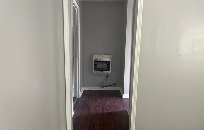 1 bed, 1 bath, $700