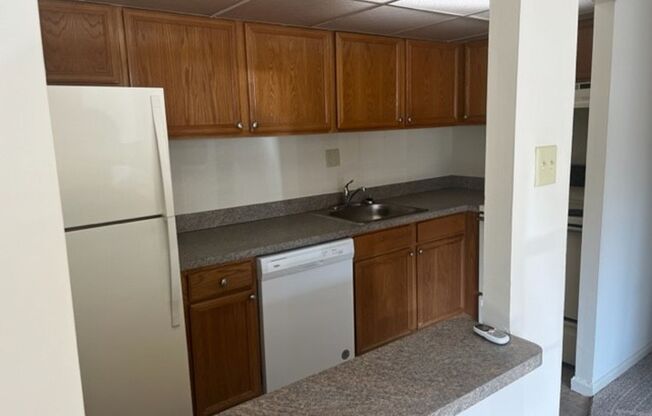 2 beds, 1 bath, 900 sqft, $1,425, Unit 716