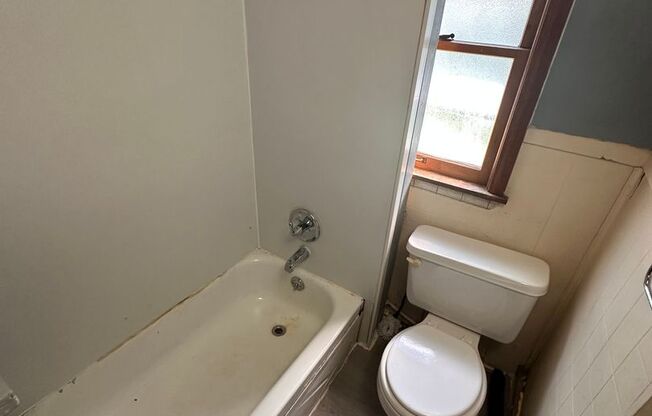 1 bed, 1 bath, $550