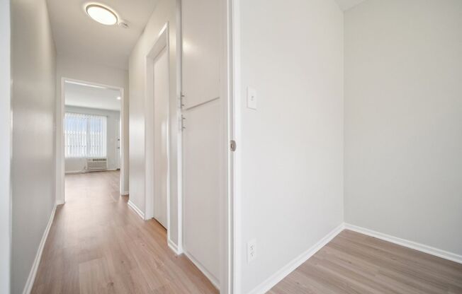 1 bed, 1 bath, 700 sqft, $1,998, Unit 53
