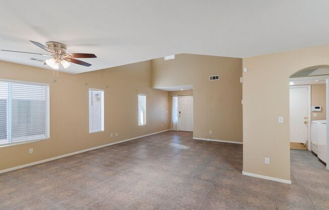 Beautiful 4 Bed 2.5 Bath Vaulted Ceilings, Covered Patio