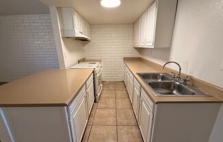 1 bed, 1 bath, 570 sqft, $899, Unit 16621-51