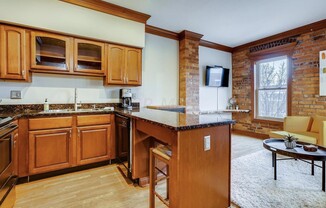10 CLARK PL