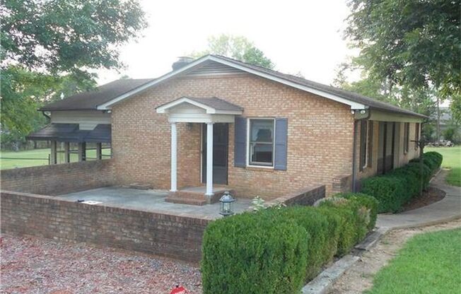 Charming Ranch-Style Home in Marvin, NC – Minutes from Downtown Waxhaw!